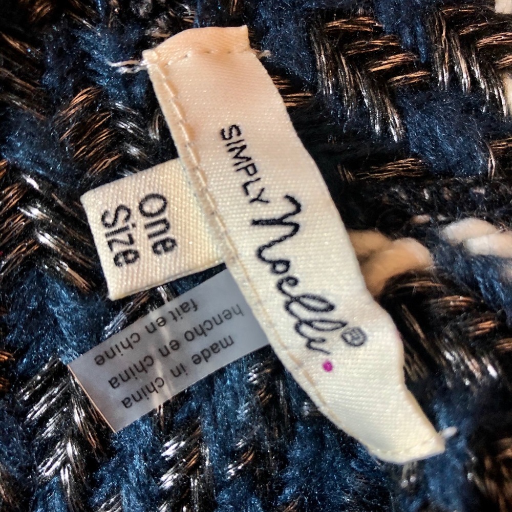 Shawl - Picture 4 of 8